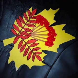 Веточка рябины