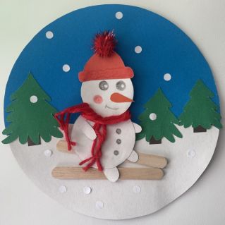 Снеговик на лыжах