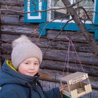 Поделка "Столовая для птиц"