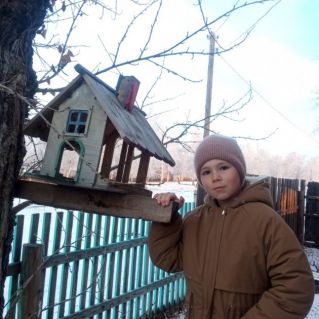 Поделка "Столовая для птиц"