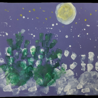 Зайчик в зимнем лесу.