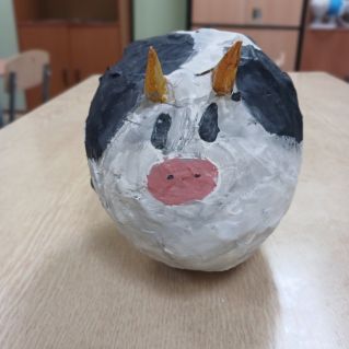 Елочный шар "Коровка"