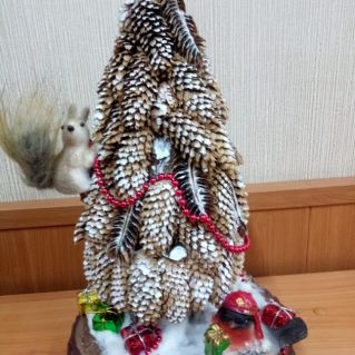 "Белочка пирует"