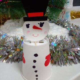 Весёлый снеговик