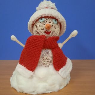 "Снеговик идет на праздник"