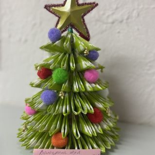 Зелёная красавица- огоньки зажги