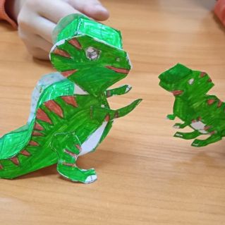 "Семья динозавров"