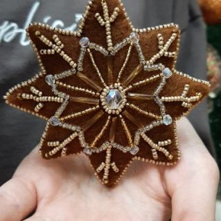 Новогодняя игрушка "Снежинка"