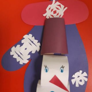 Аппликация : " Снеговик"