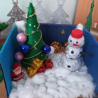 Новогодний снеговик