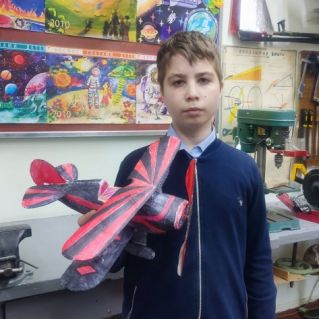 Резиномоторная модель самолета