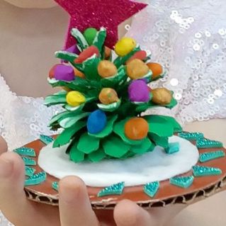 Нарядная елочка