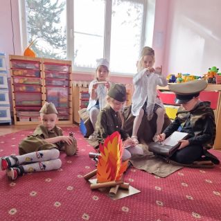 "На привале"