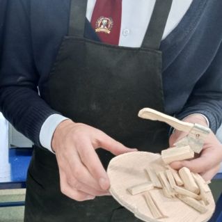 Композиция "Рубка дров"