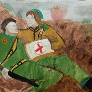 Первая помощь раненому солдату