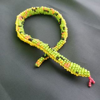 Змея из бисера