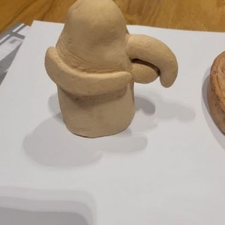 Футболист с мячом