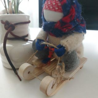 С горки , да на саночках!