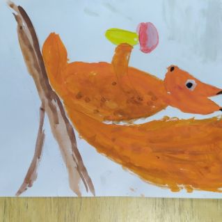 Белка с шишкой