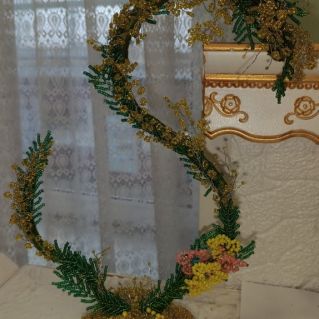 Весенняя восьмерка из бисера