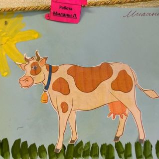 Коровка на лугу