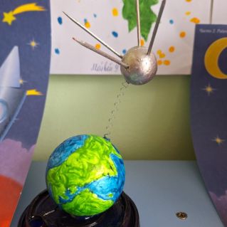 ,,Спутник Земли,,