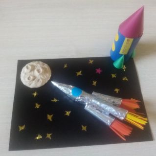 Ракета летит к луне