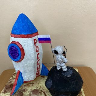 "Мы  - первые!!!"