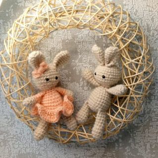 Зайчики к Пасхе, связанные крючком