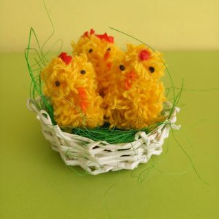 "Корзинка плетеная с цыплятами"