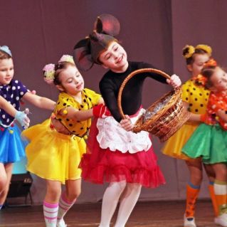 Вокально-танцевальный номер "Модница"