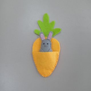 "Зайчик в морковке"
