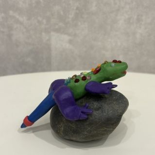 Ящерка греется