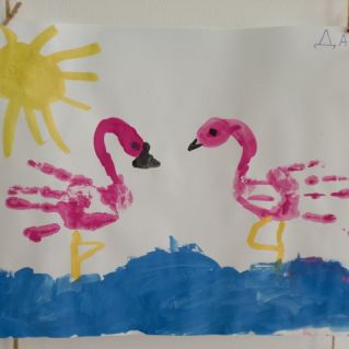 Рисуем ладошками "Розовые фламинго"