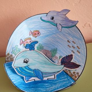 Кит в океане