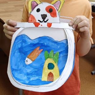 Котёнок и аквариум