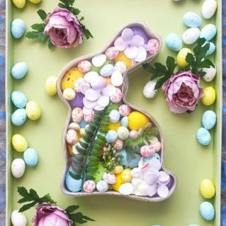 Пасхальный зайчик приходил, он к Пасхе яйца приносил