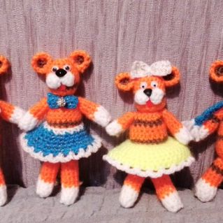 Весёлые тигрята