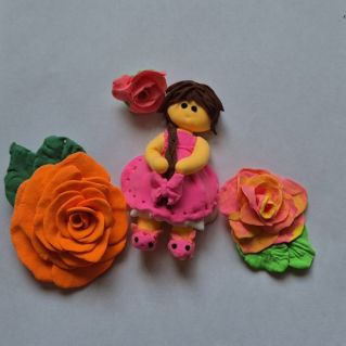 Кукла с розами.