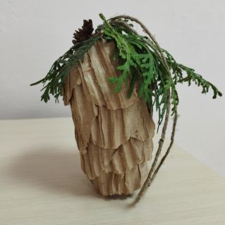 Елочная игрушка из вторсырья "Шишка"