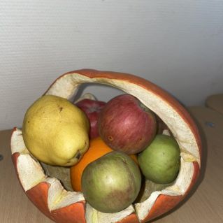 Корзинка с фруктами