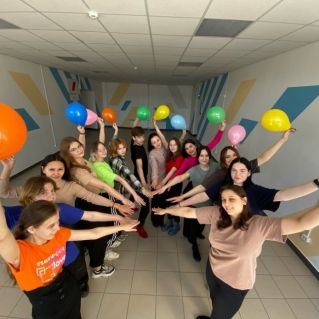 Дружная группа всегда на позитиве