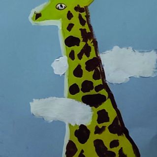 Жираф среди облаков.