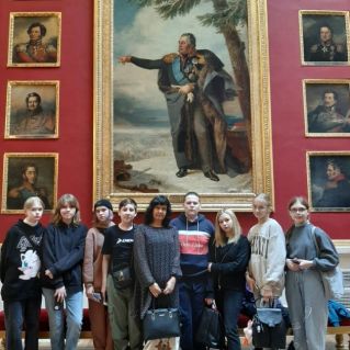 Мой любимый учитель просвещает