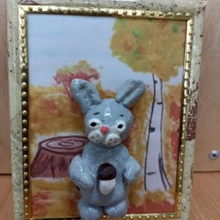 Зайчик в осеннем лесу