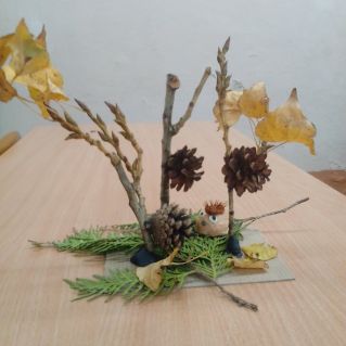 Ёжик в осеннем лесу