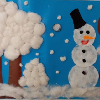 Снеговик в лесу