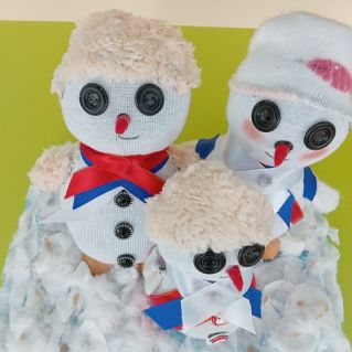 "Веселая семейка снеговиков"