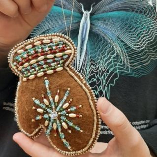 Новогодняя варежка