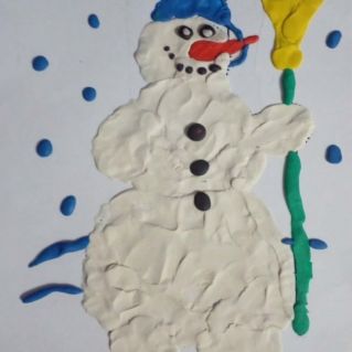 Счастливый снеговик